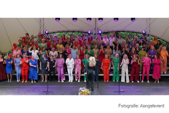 Goois Vrouwenkoor viert 15-jarig lustrum met feestelijk concert