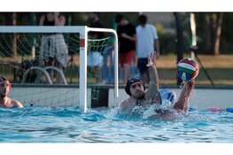Jonge waterpoloërs uit het Gooi, Amersfoort en Utrecht strijden om de medailles in De Lieberg